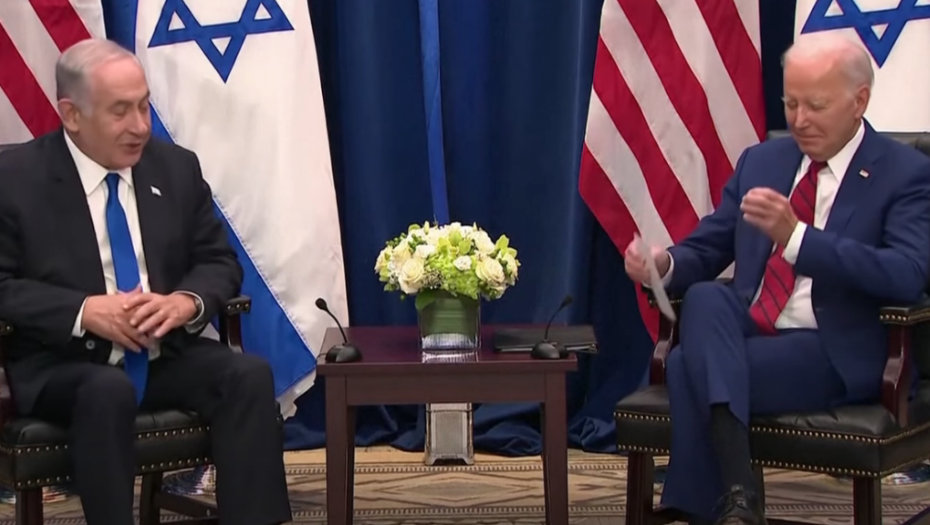 AMERIKANCI PLAČU OD SMEHA Pogledajte šta Bajden radi dok Netanjahu priča! (VIDEO)
