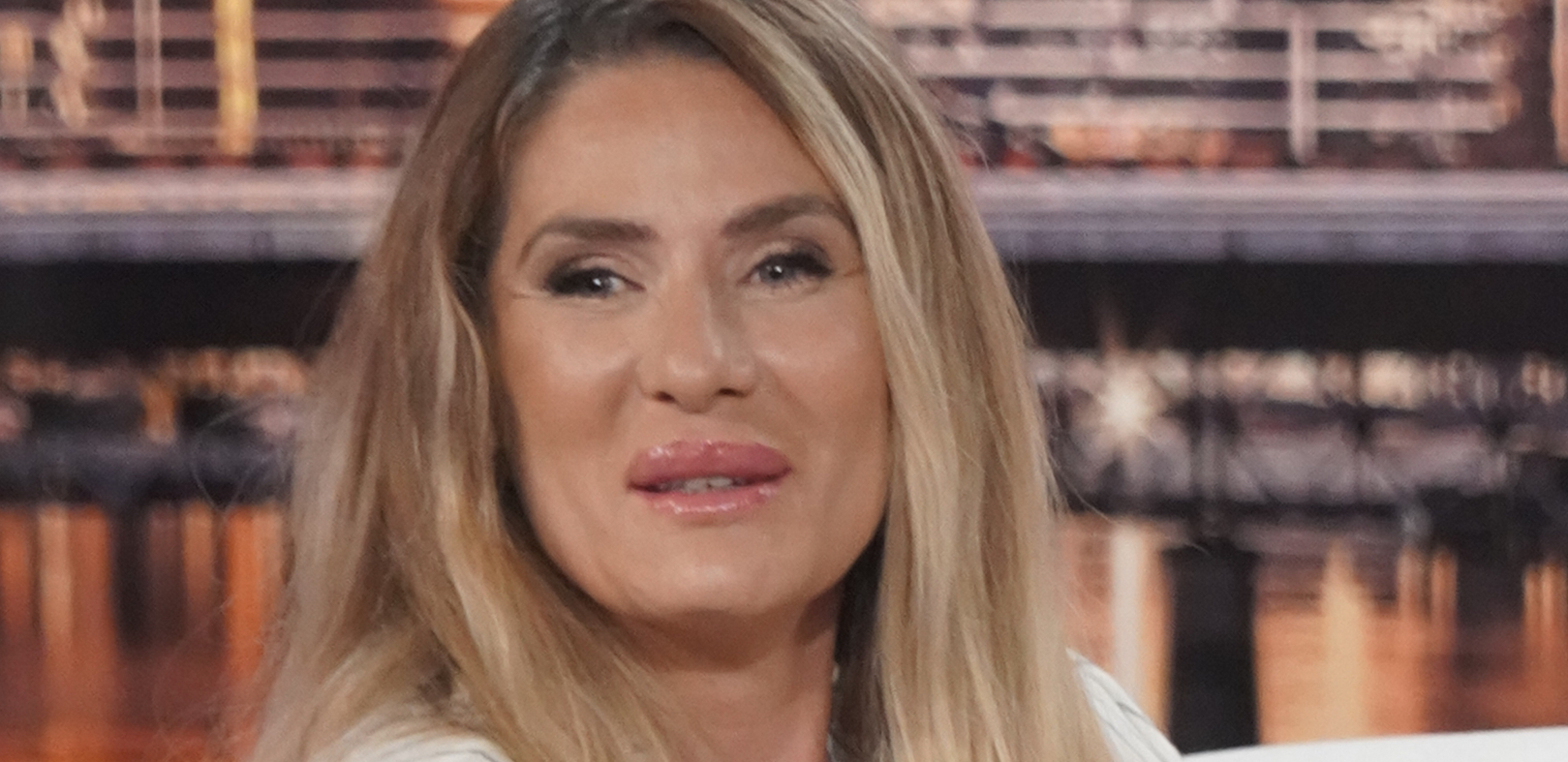 ŠAŠIĆKA JE ZALJUBLJENA U ACU BULIĆA Ana Ćurčić u lajvu osula drvlje i kamenje na pevačicu i bivšu adminku Hristinu