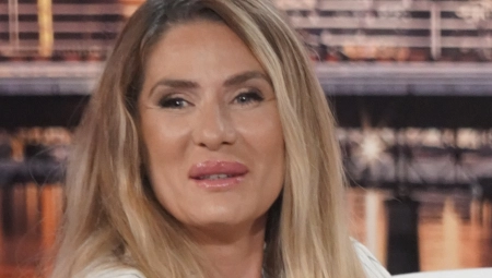 ŠAŠIĆKA JE ZALJUBLJENA U ACU BULIĆA Ana Ćurčić u lajvu osula drvlje i kamenje na pevačicu i bivšu adminku Hristinu