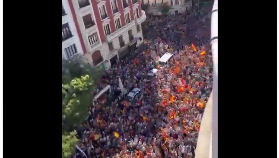 OPŠTI HAOS U MADRIDU: Desetine hiljada građana na ulicama, bune se protiv amnestije katalonskih separatista (VIDEO)