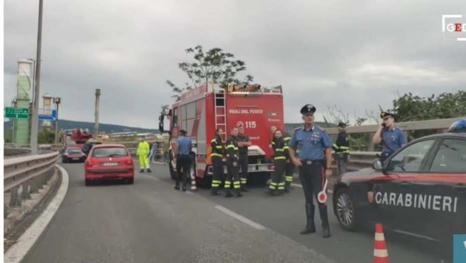 STRAVIČAN PRIZOR KOD TRSTA: Unakaženo telo muškarca obešeno nasred auto-puta! Vidljivi znakovi MUČENJA (VIDEO)