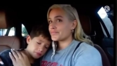 NEMAJKA GODINE! Naterala sina da ovo uradi pred kamerom zbog lajkova, ljudi su zgroženi, hoće da je prijave policiji