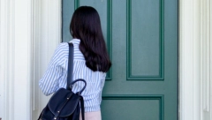 VRATILI STE SE KUĆI JER STE NEŠTO ZABORAVILI? Evo šta će vam se dogoditi prema narodnom verovanju