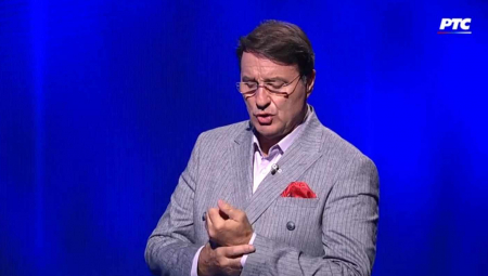 JOVAN MEMEDOVIĆ PREKRŠIO STROGO PRAVILO U POTERI!? Pojavio se snimak, voditelj na žestokom udaru, ovo je uradio takmičarki