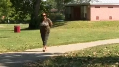 ŽENA 17 GODINA POKUŠAVA DA DOKAŽE DA JE ŽIVA Proglašena je pokojnom, preti joj otkaz, a za sve je kriva jedna greška (VIDEO)