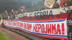 JASNA PORUKA IZ GRČKE Navijači Olimpijakosa odali počast ubijenim Srbima i poručili: Kosovo je Srbija (VIDEO)