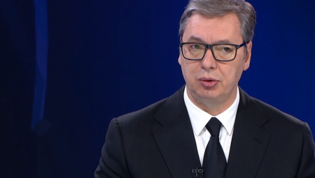 "KURTI SE SAMO ŽALI, CMIZDRI KO NEKA TETKA!" Vučić postavio lažnog premijera na mesto, otkrio svima kakav je