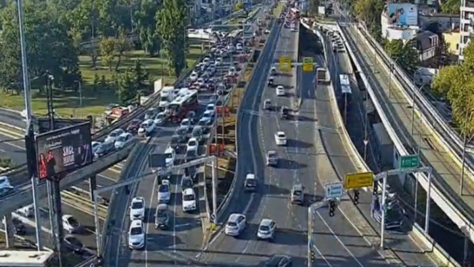 SUDAR NA MOSTU Kolaps u saobraćaju na nekoliko deonica