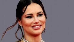 KOMENTARI DA PRETERUJE SA FOTOŠOPOM SE SAMO NIŽU Izgled Adrijane Lime ne prestaje da se komentariše, slavna Brazilka na meti kritika