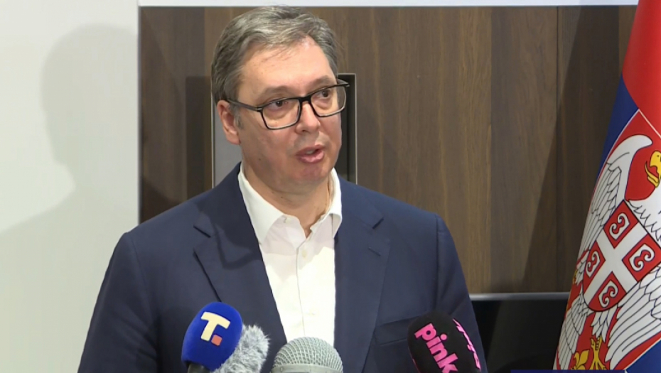 Vučić: Želimo li suverenost ili da budemo kolonija?