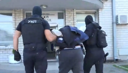 AKCIJE U PET GRADOVA Policija upala na imanja i u stanove, dvoje uhapšeno