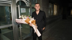 BRENIN SIN U VEZI SA POZNATOM PEVAČICOM? Viktor smuvao maminu koleginicu, a svi je dobro znate!