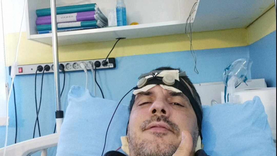 BOLNICA I REŠETKE NA PROZORIMA Oglasio se pevač nakon hitne hospitalizacije