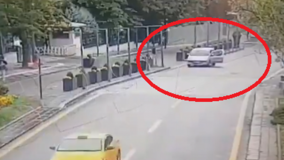 SNIMLJENI TERORISTI IZ TURSKE Jezivo, izleteo je iz automobila i detonirao bombu