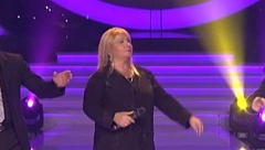 ZATEKLA MUŽA SA ŠVALERKOM, PA JE TUKLA MOTKOM! Šok ispovest naše pevačice, otkrila detalje drame iz porodičnog doma!