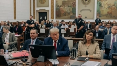 SUMRAK PRAVOSUĐA U AMERICI Trampov sudija donirao pare Bajdenu, etička komisija tvrdi da nije pristrasan