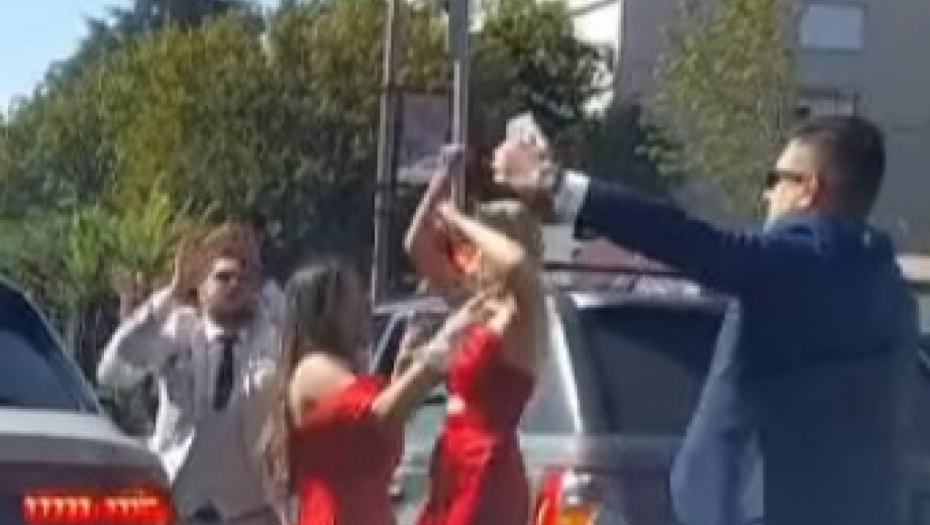 SVADBA U BEOGRADU SE OTELA KONTROLI Gosti izašli na semaforu i napravili haos