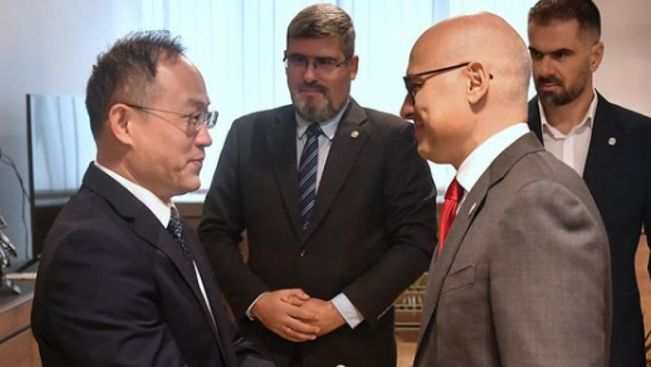 Sastanak ministra Vučevića sa novoimenovanim ambasadorom Kine Li Mingom, evo koje su poruke