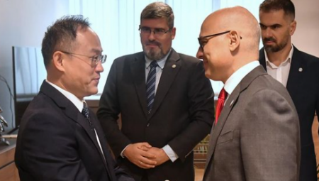 Sastanak ministra Vučevića sa novoimenovanim ambasadorom Kine Li Mingom, evo koje su poruke