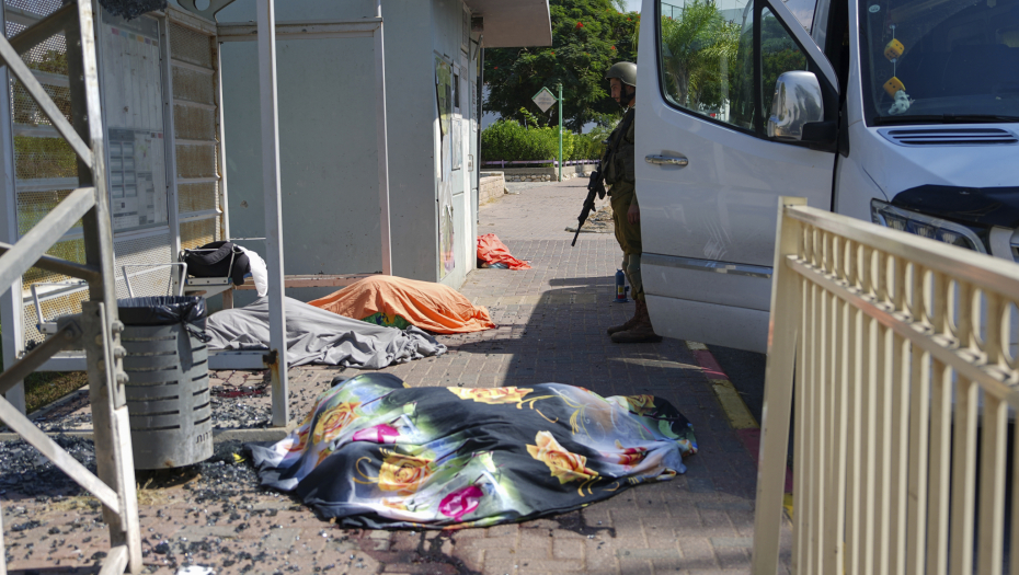 ZABARIKADIRALI SMO SE U SOBI SA DECOM DOK SU PUCALI NA VRATA Izraelci mole za pomoć nakon napada: Pokušavaju da provale u naše kuće
