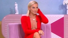 GLEDAOCI U NEVERICI ZBOG MILICE DABOVIĆ Pojavila se u emisiji golih grudi, umalo sve ispalo (FOTO)