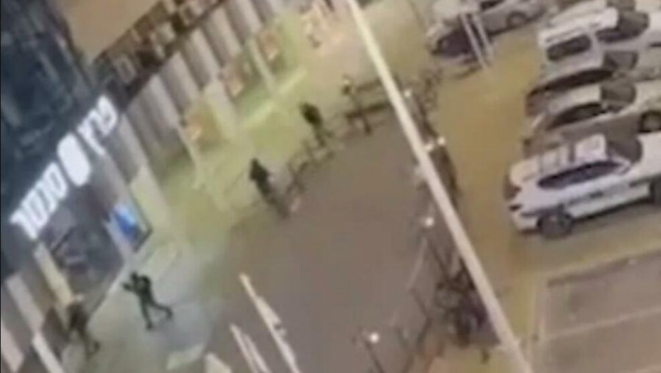KRVAVE ULIČNE BORBE U BLIZINI GAZE Hamas na auto-putu ubijali sve na koje su naišli! (VIDEO/FOTO)