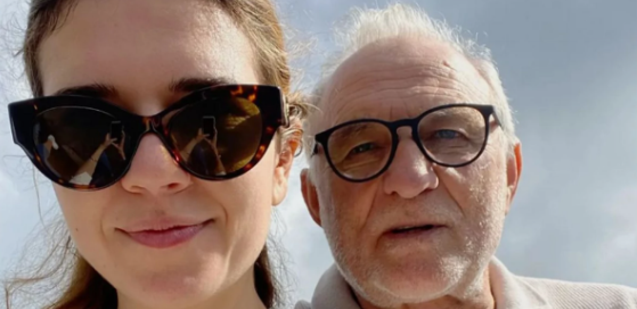 RISTOVSKI U KUPAĆEM KOSTIMU PORED ZGODNE DEVOJKE Glumac odveo 40 godina mlađu partnerku na egzotinu destinaciju, ona nikad srećnija