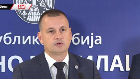 GLAVNI TUŽILAC PRVI PUT NA NEKOM SUĐENJU Nenad Stefanović stigao u sud zbog Kecmanovića, nada se da će biti osuđeni