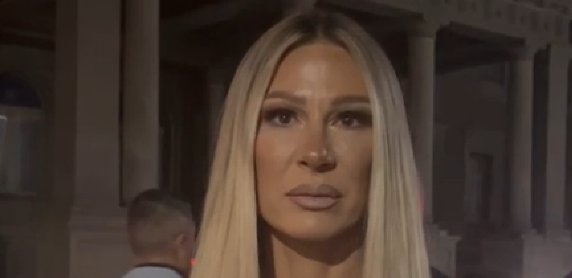 TI NE POSTOJIŠ I NEMOJ VIŠE DA NAS ZOVEŠ! Naša pevačica oca nikada nije upoznala, izgovorene su joj strašne reči