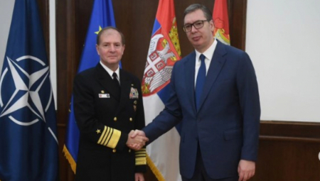 "OČEKUJEMO DA KFOR DELUJE U CILJU SPREČAVANJA NARUŠAVANJA BEZBEDNOSTI" Vučić se oglasio nakon razgovora sa Mančom