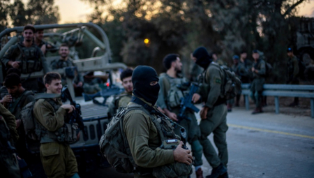 IZRAELSKI SPECIJALCI NALATELI NA KLOPKU HAMASA Upali u Gazu, potučeni do nogu, ima mrtvih