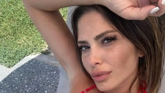 VODITELJKA ELITE SKORO GOLA USRED ZIME Svi bruje samo o njenim fotkama i zanosnom telu