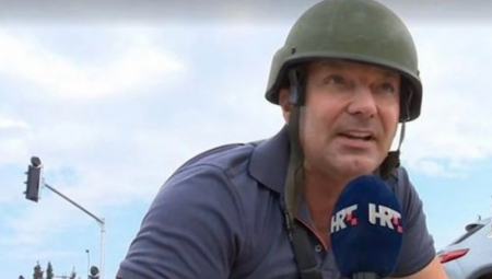 PETAR IZVEŠTAVA IZ IZRAELA, A KAO DA BEŽI OD BOMBE Svi gledaju u jedan detalj iza njega: "Naš junački reporter u borbi za goli život"