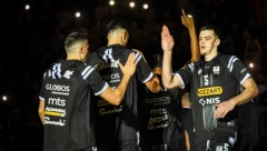 DOBRO POZNATO LICE Bivši fudbaler Partizana u avionu sa košarkašima crno-belih (FOTO)