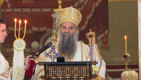 Patrijarh Porfirije služi liturgiju u Gračanici