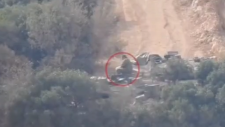 SVE JE LETELO Ovako izgleda trenutak uništenja izraelskog tenka od strane Hezbolaha (VIDEO)