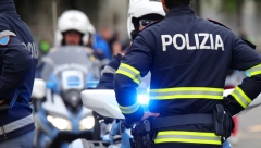 DEČAK PAO SA BALKONA Zadobio prelome nogu, haos u Italiji