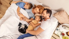 BRAVO ZA MAME I TATE! istraživanje otkrilo veliki napredak u roditeljstvu u odnosu na pre 40 godina, deca se raduju