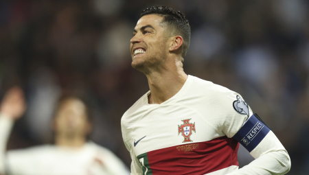 SKANDAL U LJUBLJANI Navijač hteo da udari Ronalda, evo šta se dogodilo