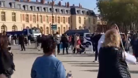 FRANCUSKA U OKOVIMA STRAHA Nova evakuacija Versaja