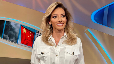 IZGLEDA DECENIJU MLAĐE Jovana Joksimović proslavila rođendan, a ne možete ni da zamislite koliko zapravo ima godina!
