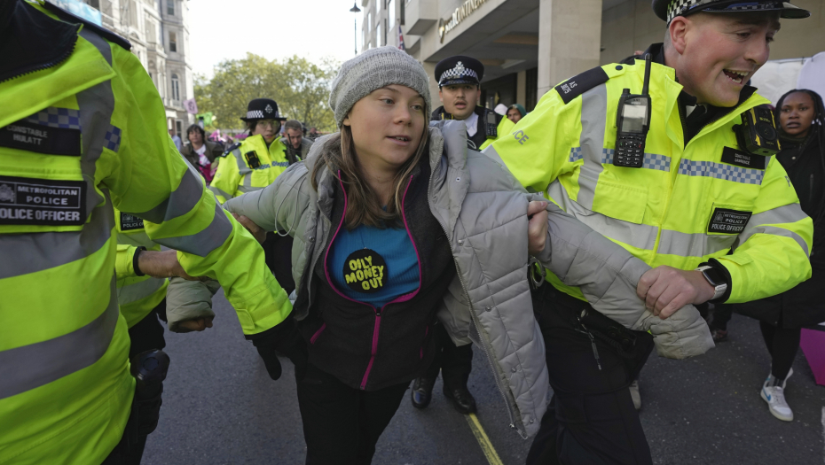 Greta Tunberg optužena zbog kršenja javnog reda tokom protesta u Londonu (FOTO)