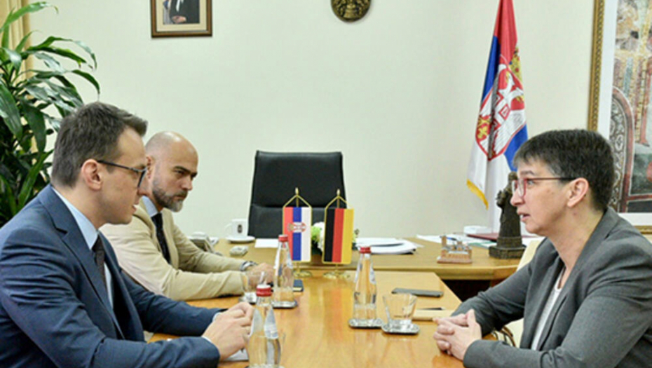 “ZA SRBE POD KURTIJEVIM REŽIMOM NEMA NI PRAVA, NI PRAVDE” Petković na sastanku sa ambasadorkom Nemačke Anke Konrad