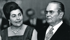 DETALJI KOJI ĆE VAS POTPUNO ŠOKIRATI Isplivao venčani list bračnog para Broz (FOTO)