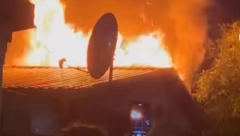 POŽAR NA KARABURMI Vatra guta kafanu (VIDEO)