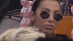PLESALA MI JE U KRILU I NAMEŠTALA MI SE: Aneli Ahmić na stubu srama nakon što je cimer obelodanio njihove intimne momente, doživela nervni slom!