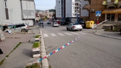 DECA GLEDALA KAKO RANJENI LEŽE NA ASFALTU Trojica upucana ispred škole u Užicu (FOTO)