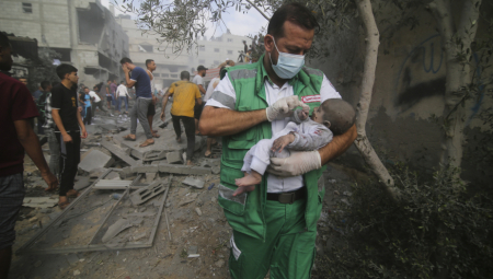 "CELA PORODICA MI JE TAMO, DECA PIŠU IMENA NA TELU DA SE ZNA KO SU AKO POGINU" Lekar iz Palestine koji živi u Nišu očajan