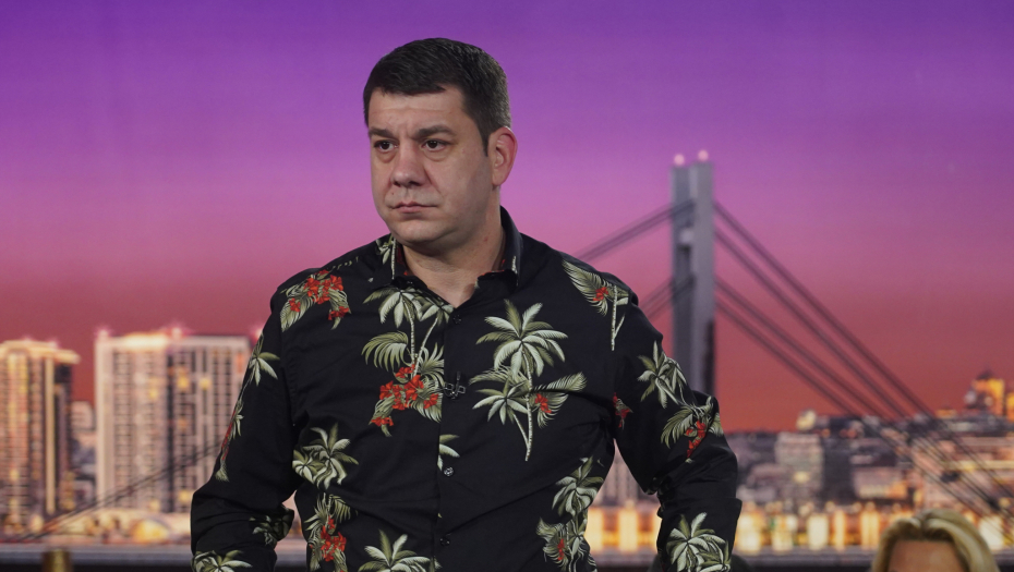 BUĐOLA DUGUJE NA SVE STRANE, I NA KAMATU JE POZAJMLJIVAO! Strašne reči na račun Ivana Marinkovića, izvređali mu i ženu!