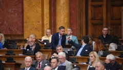 "OPOZICIJI JE UZOR KURTI KOJI BACA SUZAVAC PO SKUPŠTINI" Čotrić za Alo!: Ponašaju se kao razmaženo dete koje izgubi na fudbalu